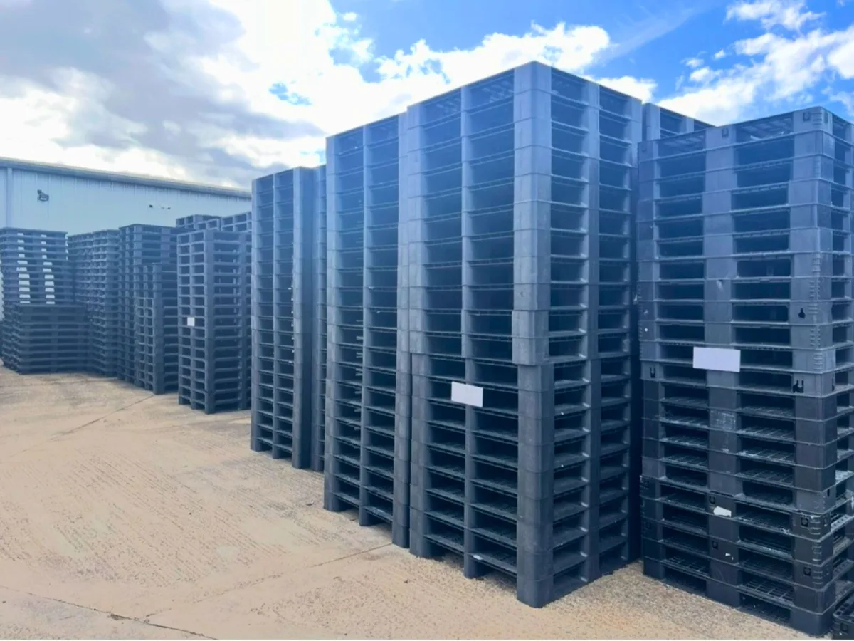 Pallet Nhựa 1100x1100x120mm HDPE Đen