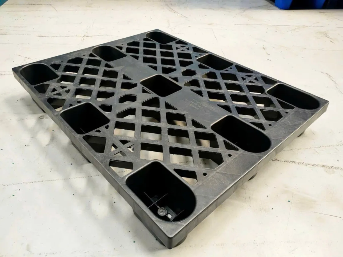 Pallet Nhựa Chân Cốc 800x1000x140mm đen HDPE