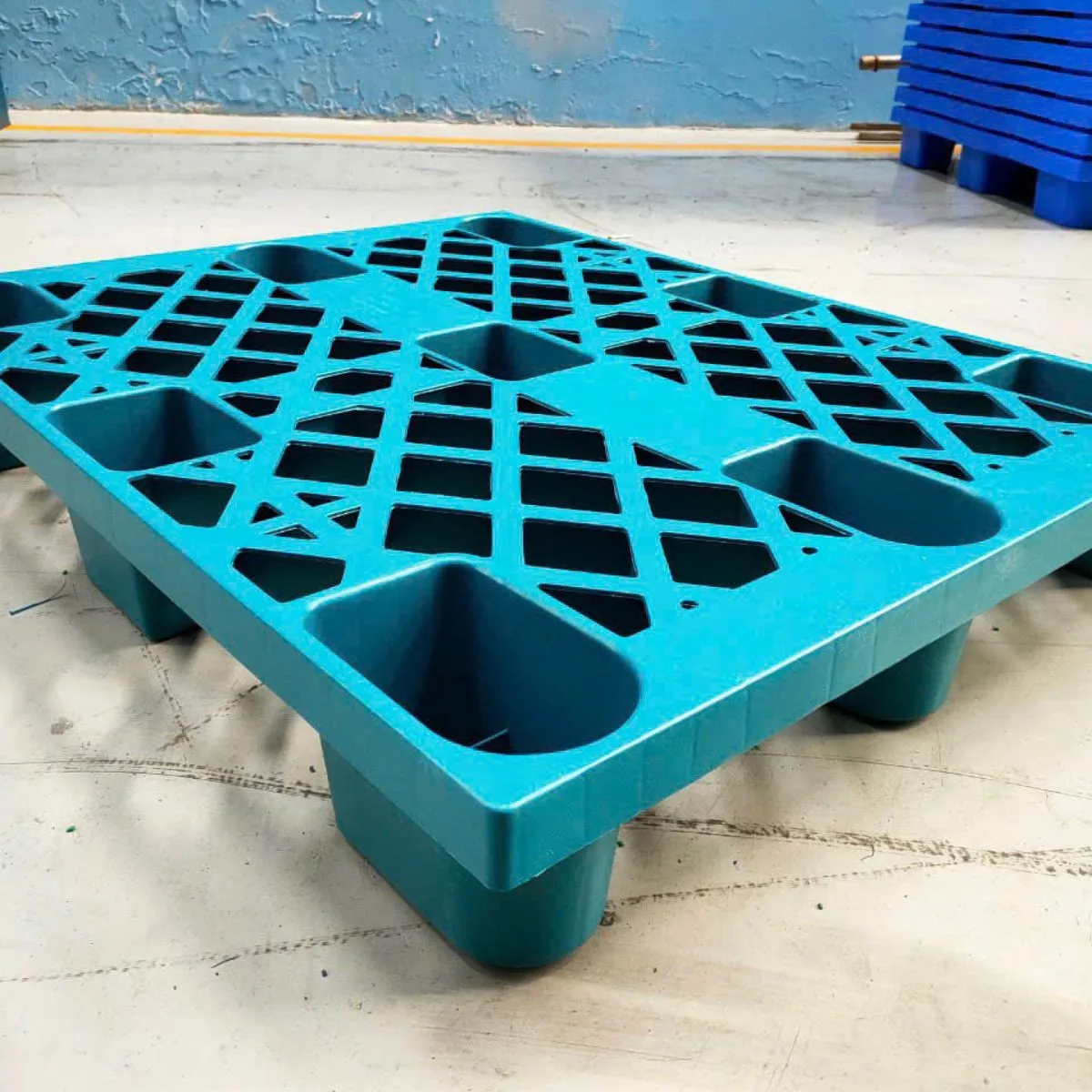 Pallet Nhựa Chân Cốc 800x1000x140mm HDPE
