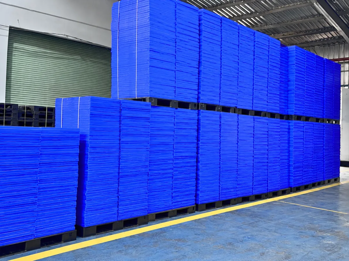 Kho hàng Pallet nhựa 600x1000x35mm xanh dương tái chế