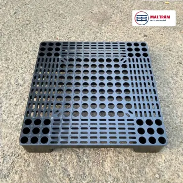 Pallet Nhựa 600x600x100mm Đen HDPE Tái Sinh Mới 100%