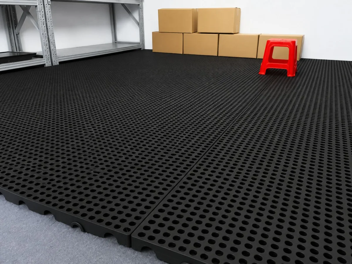 Ứng dụng Pallet Nhựa 600x1000x35mm đen