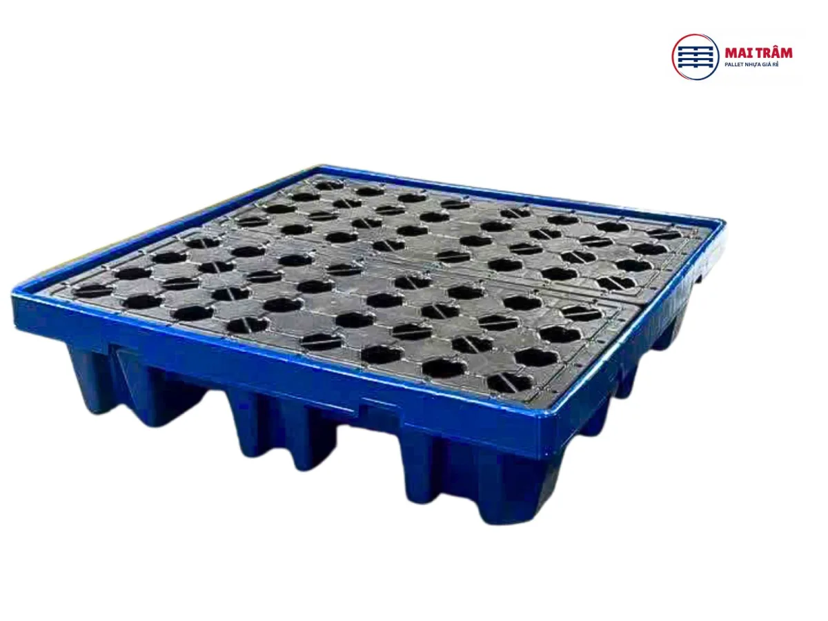 Pallet nhựa chống tràn dầu 1300x1300x300mm HDPE loại 1