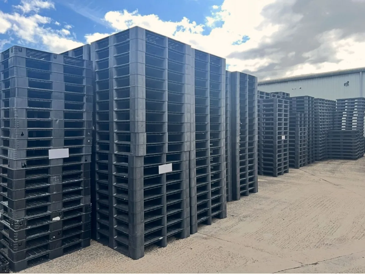 Mai Trâm Plastic chuyên cung cấp các loại Pallet nhựa cũ chất lượng tốt, giá phải chăng