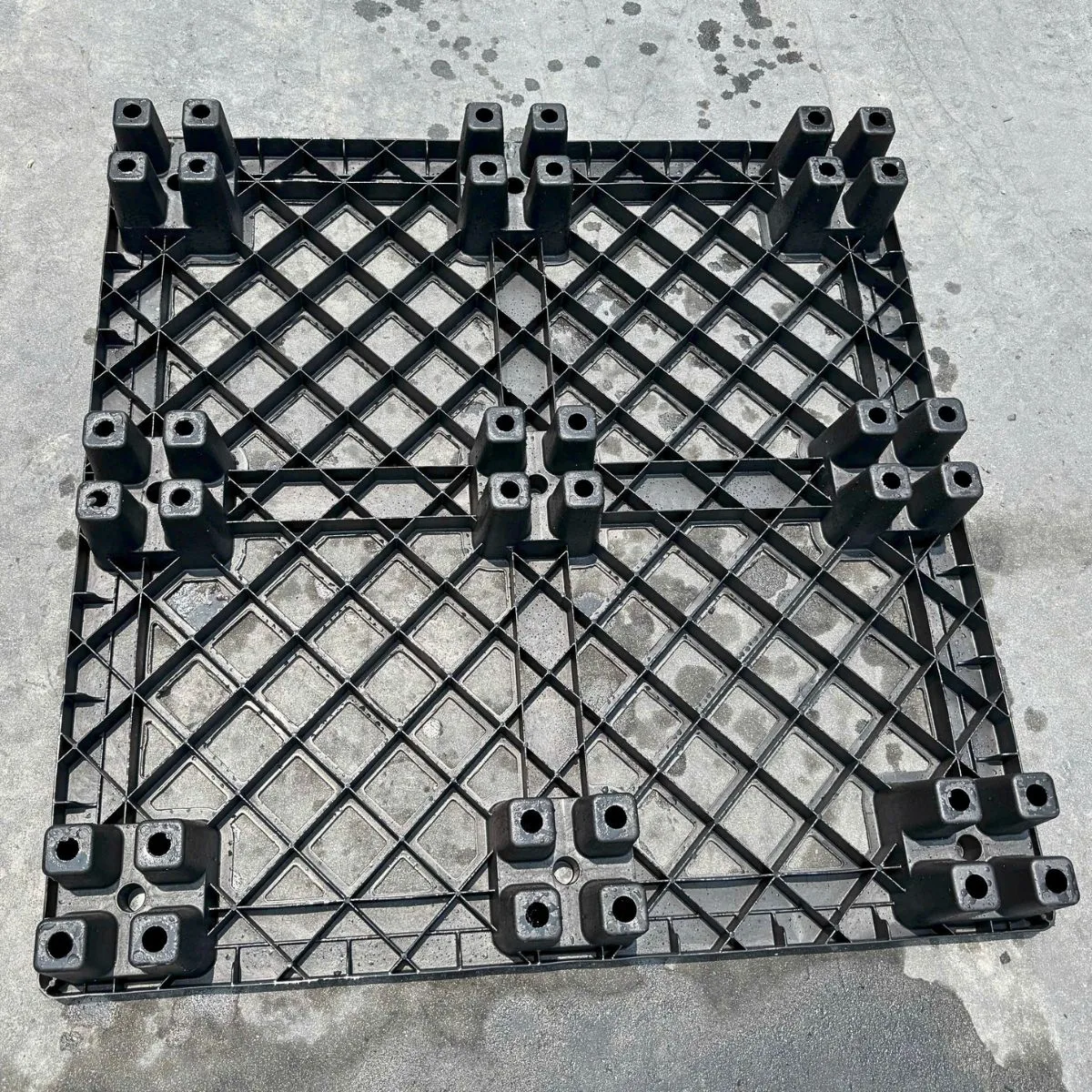 Pallet Nhựa Cũ Mặt Lưới 1100x1100x140mm 700kg – Mới 85% - Ảnh 2