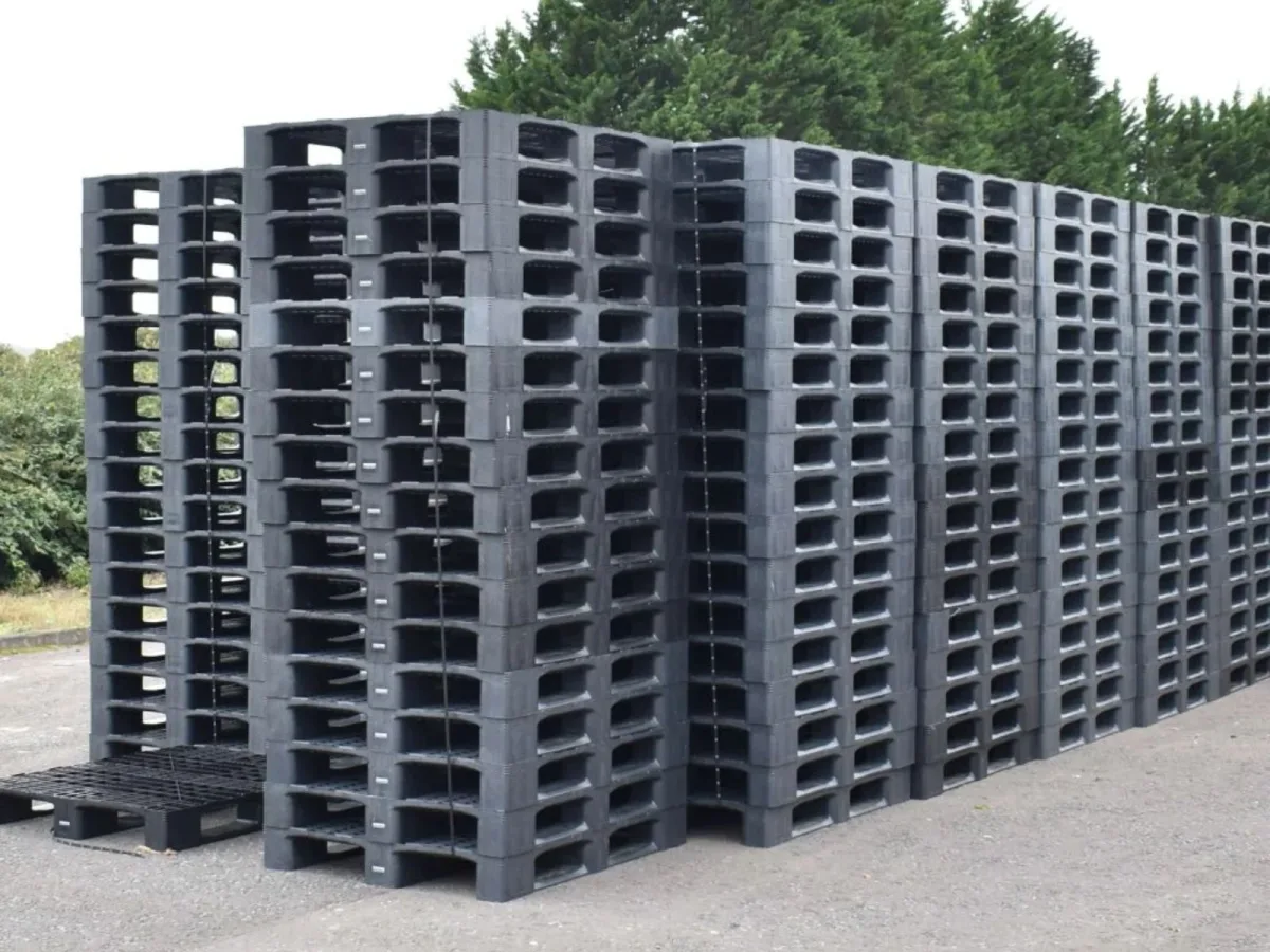 Kho hàng Pallet Nhựa Cũ 1100x1300x130mm 2500kg nhập khẩu Hàn Quốc
