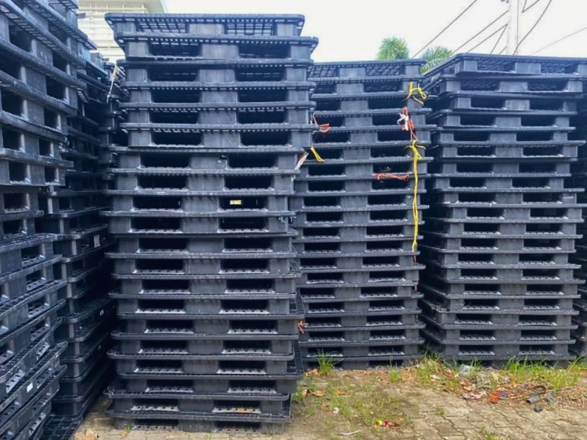 Pallet Nhựa Cũ 1100x1300x150mm tai bèo tại Mai Trâm Plastic