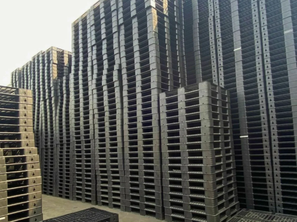 Kho hàng Pallet Nhựa Cũ 1200x1000x120mm nhập khẩu Hàn Quốc