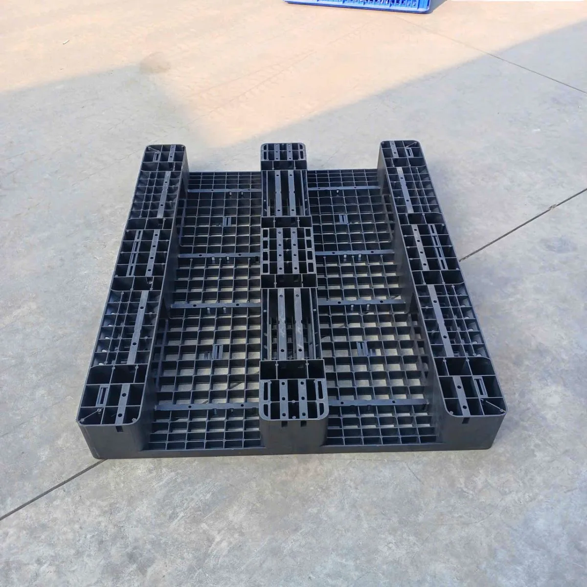 Pallet Nhựa Cũ 1200x1000x150mm 2000kg – Hàng 90%, Giá Tốt - Ảnh 2