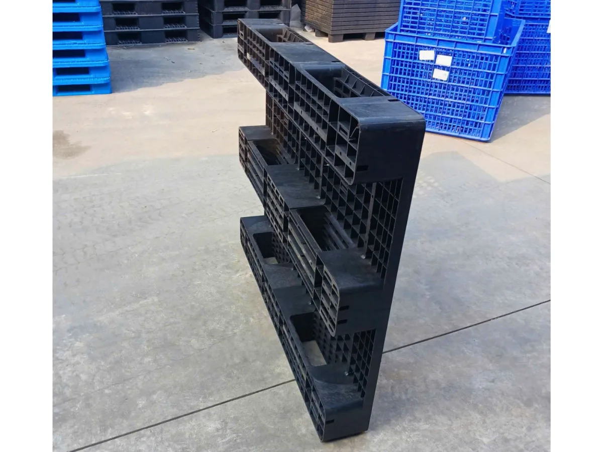 Pallet Nhựa Cũ 1200x1000x150mm đen tại kho Mai Trâm Plastic