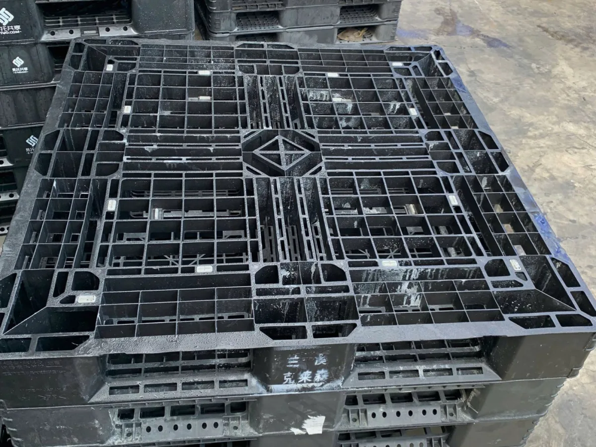 Pallet Nhựa Cũ Mặt Lưới 1100x1100x150mm 2000kg HDPE tái sinh