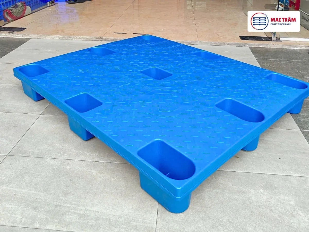 Pallet nhựa mặt kín 1200x1000x140mm 2000kg
