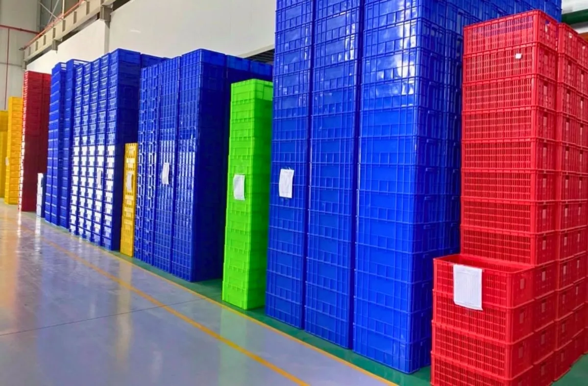 Kho hàng Rổ nhựa vuông cao tại Mai Trâm Plastic