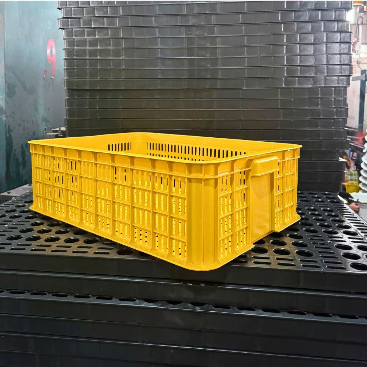 Sóng nhựa hở 610x420x150mm HDPE