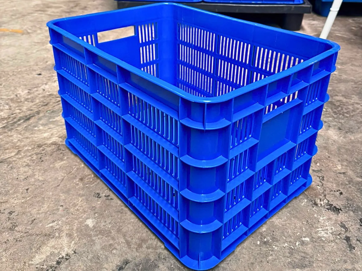 Sóng nhựa hở 610x420x390 HDPE tại kho Mai Trâm Plastic
