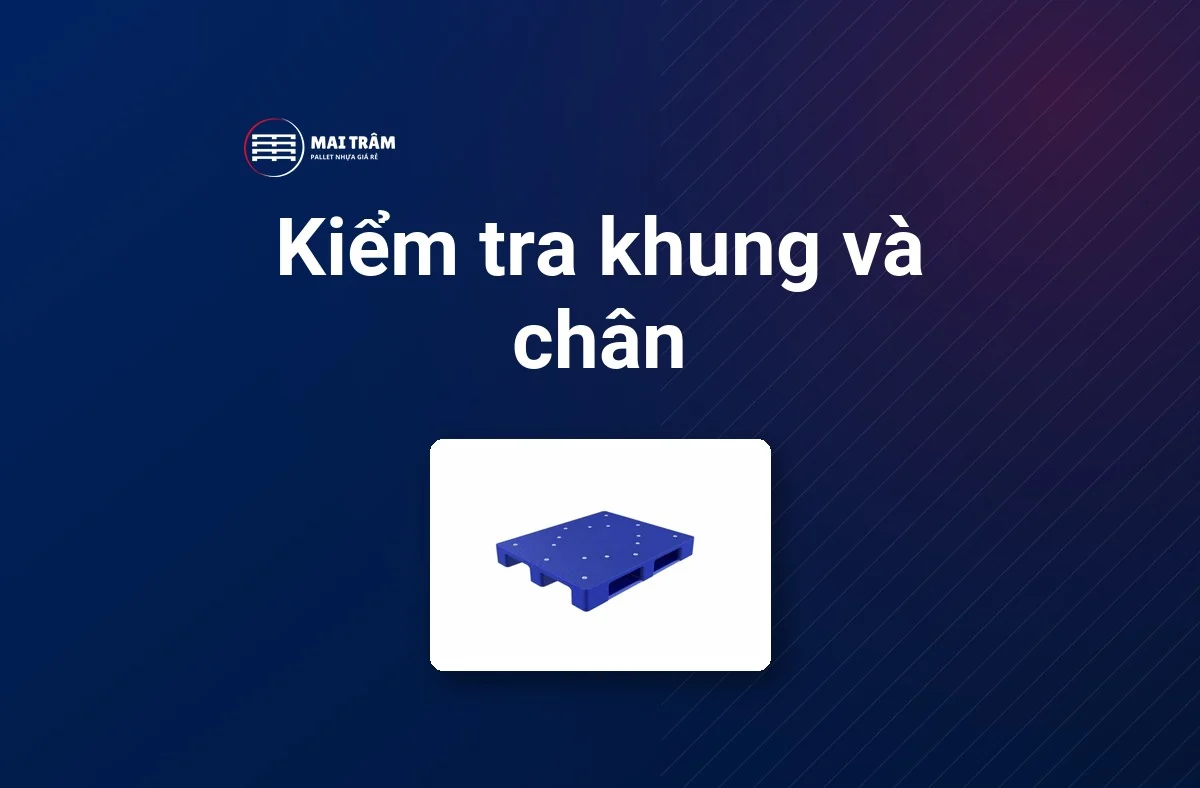 Pallet nhựa cũ với mặt trên và chân đỡ nhìn rõ để kiểm tra khung, chân và vết nứt